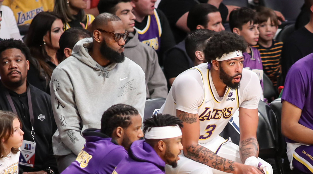 LOS ANGELES, CA - APRIL 03: Los Angeles Lakers forward LeBron James (6) sits with Los Angeles Lakers forward Anthony Davis (3) on the bench during the Denver Nuggets vs Los Angeles Lakers game on April 03, 2022, at Crypto.com Arena in Los Angeles, CA.